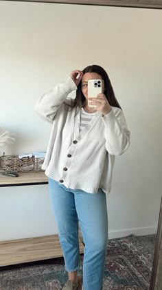 #cardigan #cardigansweater #cardiganoutfit #comfystyle #comfyclothes #comfyoutfits #fallfits #falloutfits #ootd #jeansoutfit #springoutfits #springoutfitsforwomen #springoutfitscasual #casualfashion #casualwear #casualchicstyle #casualstreetstyle #womenswear #womenfashionstyle #midsize #midsizefashion #midsizeootd #midsizefalloutfit School Outfit Plus Size, Garment Friendly Outfits, Plus Size Mom Outfits, Fall Midsize Outfits, Fall Outfits Midsize, Midsize Ootd, Autumn Aesthetic Outfit, Midsize Fall Fashion