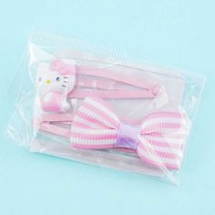 Hello Kitty & Pink Ribbon Hair Clip Set - Blippo Kawaii Shop Hello Kitty Decorations, Ribbon Hair Clip, Pastel Accessories, Kawaii Hair Clips, Kawaii Hair, Cute Hair Clips, Kitty Clothes, Candy Hair, Hello Kitty Clothes