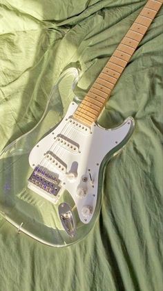 Aesthetic Dark Green, Gitar Vintage, 헬로키티 배경화면, Fotografi Vintage, Cool Electric Guitars