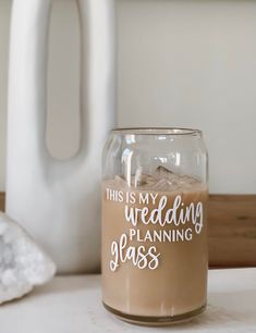 Bride to Be Coffee Glass - makes the perfect gift! Wedding Beer, Wedding Coffee, Beer Wedding, Coffee Wedding, Glass Wedding, Beer Cup, Bachelorette Weekend, Beer Glass, Bride To Be