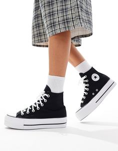 Schuhe von Converse Absolut durchgestylt hoher Schaft Zum Schnüren Markentypisches Converse All Star-Logo Belüftungsösen innen am Fuß Zehenkappe und Außensohle aus vulkanisiertem Gummi Plateausohle griffige Sohle mit Waffelmuster Converse Model, High Converse, Star Branding, City Break Outfit, Wide Sneakers, Converse Platform, Style Oversize, Converse Trainers, Style Converse