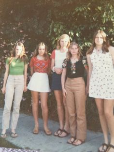 1970s High School Fashion, High Waist 1970s Summer Bottoms, 1977 Fashion High School, 1970 Teenage Fashion, 1979 Fashion High Schools, 70s Summer Fashion, 70s Girl, 70s Photos, 70s Look