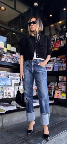 Fall Interview Outfit Casual, How To Wear Cuffed Jeans 2024, Casual Jean Work Outfits, Cuffed Jeans Outfit 2024, Black Jeans Jacket Outfit, Black And Denim Outfits, Cuffed Jeans Outfit, Casual Weekend Style, Weekend Style