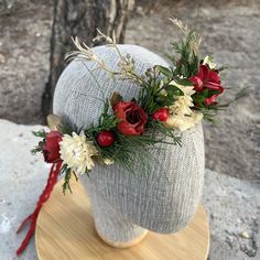 Christmas Flower Crown Wreath Christmas Hair Accessory - Etsy Turkey Christmas Crowns, Body Flowers, Christmas Crown, Crown Wreath, Wreath Crown, Christmas Inspo