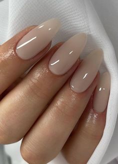 Neutral Coloured Nails, Neutral Nail Art Designs Classy, Nude Colours Nails, Barely There French Manicure, Classy Fun Nails, Neutral Colour Nails, Nail Designs Neutral Colors, Nude Colour Nails, Peach Nude Nails