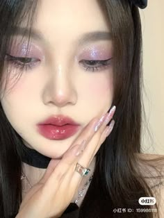 Purple Makeup Looks Asian, Pastel Purple Makeup, Soft Purple Makeup, Pink Douyin Makeup, Kpop Makeup Looks, Lilac Makeup