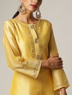 Long Kurta Designs, Kurta Women, Silk Kurti Designs, Kurti Sleeves Design, Yellow Clothes, Kurta Pant Set, Indian Designer Suits, Salwar Designs, Long Kurti Designs