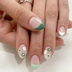 Florida Nails Designs, Fun Short Nails, Billie Nails, Round Nail Ideas, Nails After Acrylics, Oval Acrylic Nails, Retro Nails, Graduation Nails, Nails Now