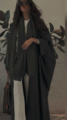 Black Abaya Outfit, Modern Abaya Style, 2 Piece Abaya, Abaya Summer, Abaya Fits, Abaya Girl, Abaya Ideas, Abaya Designs Latest, Abaya Fashion Dubai