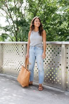 Mom Summer Outfits Casual, Mom Summer Outfits, August Style, Moda Grunge, Summer Outfits Casual, Oufits Casual, Trendy Summer Outfits, Style Challenge, Mode Inspo