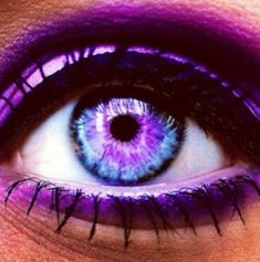 Glowing Purple Eyes, Face Makeover, Rare Eye Colors, Fantasy Eyes, Hair Colour For Green Eyes, Change Your Eye Color, Galaxy Makeup, Trendy Eyeshadow