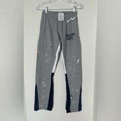 Men’s Gray Gallery Dept Pants Size Small It Has Never Been Used Or Washed And Still Has All The Tags. I Am Open For Offers Gallery Dept Pants, Gallery Dept, Street Fashion Men Streetwear, Men Streetwear, Pants Men, Mens Streetwear, Street Fashion, Mens Pants, Sweatpants