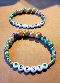 Best Friends in Mermaid Colors. 4 Bracelets total. Matching Bracelets for you and your Bestie! Mermaid Colors, Beat Friends, Bear Kawaii, Bestie Things, Best Friend Bracelets, Mermaid Bracelet