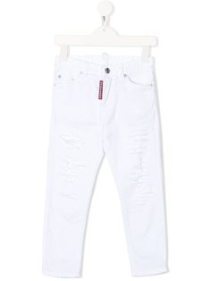 Give you ked that rock and roll flare whit these white stretch cotton distressed-effect straight jeans from DSQUARED2 Kids. At least during guitar lessons. Featuring a five-pocket design, belt loops, a button & zip fastening, a straight leg, distressed effects and a leather brand patch to the rear. Cotton Jeans, Black Friday Promotions, Ripped Denim, Boys Jeans, Casual Trousers, Boys Casual, Guitar Lessons, White Shop, Pocket Design