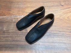 size: eu40,40.5,41,41.5,42,42.5,43(28cm) -cow leather Photoshoot Perfume, Chinese Slippers, Flat Shoes Men, Mens Loafers, Flip Flop Shoes, Vintage Bag, Flats Shoes, Slides Shoes, Penny Loafers