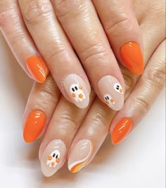 Hellowen Nails Art, Nails Fall Pumpkin, Cute Nails For Fall Ghost, Short Nail Designs Pumpkin, Fall Nails Pumkin, Ongles Halloween, Candy Corn Nails, Easy Nails, Cute Simple Nails