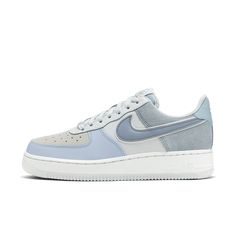 Tênis Nike Air Force 1 '07 Premium Feminino | Nike.com Minimal Shirt Design, Size 11 Women Shoes, Nike Air Shoes, Shoes Too Big, Air Force One, Nike Air Force 1 07, Shoe Nike, Shoe Inspo, Nike Air Force 1 Low