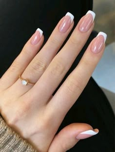 Squoval Acrylic Nails, Sophisticated Nails, Unghie Sfumate, Squoval Nails, French Manicure Nails, Simple Gel Nails, French Tip Acrylic Nails, Work Nails, Classy Nails