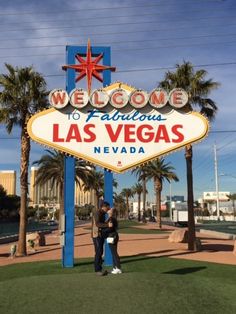 the welcome to fabulous las vegas sign in front of some palm trees