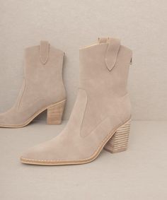 OASIS SOCIETY Tara - Two Paneled Western Boots, Two-Tone Boots, Western Boots, Cowboy Boots, Leather Boots, Fashion Boots, Trendy Boots, #TwoToneBoots, #WesternBoots, #CowboyBoots, #LeatherBoots, #Fashion, #Trendy, Winter Shoes for women, Fuzzy Socks Free People Western, Two Tone Boots, Shoe Brushes, Zipper Heels, Western Booties, Wrap Heels, Cedar Wood, Cowboy Boot, Western Cowboy