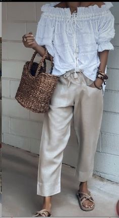 Vetement Hippie Chic, Mode Kimono, Casual Chic Outfit, Looks Chic, Peasant Top, Fashion Over 50, Mode Inspiration, Easy Wear, Look Fashion