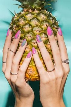 Simple and Fun: 35 August Nail Inspo for a Stylish Look Nail Photo Ideas, Nail Photoshoot Ideas, Nails Photoshoot, Nail Photoshoot, Nail Poses, Diy Nail Art Tutorial, Nail Photography, Nails Photography, Hand Poses