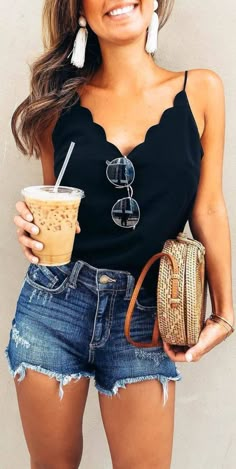 Drinking Outfit, Day Drinking Outfit, Drinks Outfits, Denim Shorts Outfit, 27 Dresses, Badass Style, Beach Outfits, Closet Inspiration, Trendy Summer Outfits