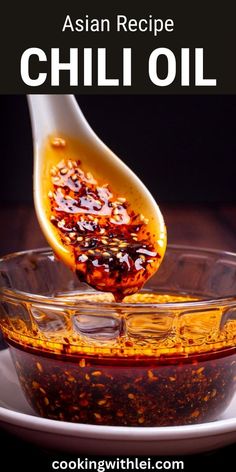 Asian Chili Oil, Make Chili Oil, Asian Chili, Hot Chili Oil, Chili Oil Recipe, Hot Sauce Recipe, Homemade Chilli, How To Make Chili, Homemade Chinese Food