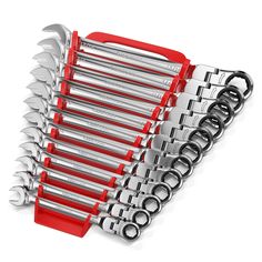 a bunch of wrenches sitting on top of each other