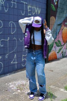 Purple Fits Streetwear, Purple Outfit Black Woman, Purple Outfit Streetwear, 90s Varsity Jacket Outfit, Purple Varsity Jacket Outfit, Black And Purple Outfit Ideas, Purple Outfits Casual, Purple Dunks Outfit, Purple Streetwear Outfit