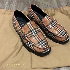 Mens Authentic Burberry loafers Burberry Loafers, Loafers Men, Dress Shoes Men, Oxford Shoes, Burberry, Dress Shoes, In Italy, Loafers, Italy