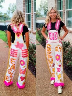 Senior Jeans Overalls, Spirit Overalls Ideas, Senior Sweatshirts Ideas Diy, Spirit Overalls Diy High Schools, Hoco Overalls Ideas, Homecoming Overalls Senior Diy, Spirt Jeans, Hoco Mums Ideas