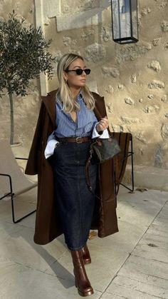 Female Office Outfits, Female Lawyer Fashion, Female Lawyer, Old Money Fashion, Rok Outfit, Female Office, Money Fashion, Lawyer Fashion, Winter Outfit Inspiration