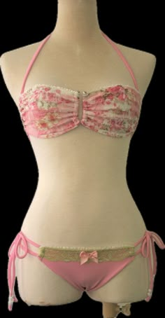 Flower Top, Cute Bathing Suits, Elegante Casual, 2000s Fashion Outfits, Guardian Angels, Cute Swimsuits, Claw Clips, Cute Bikinis, Swaggy Outfits