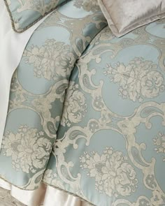 the comforter is made up and ready to be used in this bedding set