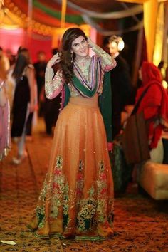 Mendhi Dresses, Mendhi Outfit, Ethnic Lehenga, Eastern Dresses, Pakistani Formal Dresses, Blouse Saree