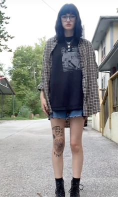 outfit inspo Emo Indie Outfits, Alt Outfit Inspo Summer, Alt Girl Summer Outfits, Comfy Alternative Outfits, Mid West Emo Outfits, Easy Alt Outfits, Basic Alt Outfits, Hipster Aesthetic Outfit, Punk Casual Outfits