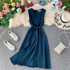 Elegant A-Line Sleeveless V-Neck Midi Dress - Uniqistic.com Long Bandage Dress, V Neck Sleeveless Dress, V Neck Midi Dress, Spring Summer Dress, Boho Casual, Mode Inspiration, Tie Dress, Dress Fabric, Pretty Outfits