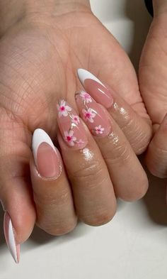 Almond Nails Cool Designs, Baddie Short Acrylic Nails Almond, Summer Nails Medium Length Almond, Acrylic Nail Ideas Almond Shape, September Nail Inspo 2024, Short Almond Gel X Nail Designs Summer, Holiday Nails Summer Almond Shape, Summer Nail Inspo 2024 Almond Design, Gel X Nail Ideas Almond