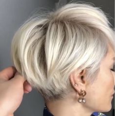 Short Bob Pixie, Bob Pixie, Edgy Short Hair, Short Choppy Hair, Trendy Short Hair, Cute Hairstyles For Short Hair, Haircut For Thick Hair, Short Blonde