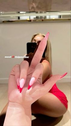 Petite Almond Nails, Dope Nail Designs Almond Short, Steletoes Nails Classy, Stiletto Acrylic Nails Designs, Long Nails Classy, Nails Ideas Stiletto, Club Nails, Short Stiletto Nails, Stiletto Nails Short