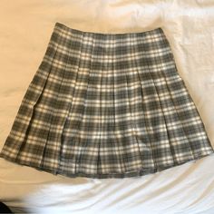 She In Brand, Never Worn! Plaid Pleated Skirt, Cute Summer Wallpapers, Grey Plaid, Plaid Skirts, Pleated Mini Skirt, Pleated Skirt, Womens Skirt, Mini Skirts, Plaid