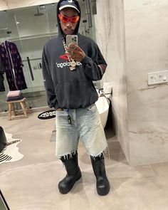 PAUSE Magazine on Instagram: "SPOTTED: Wiz Khalifa gets into the winter spirit wearing Balenciaga skiwear & Celine ⛷❄️ - head over to pausemag.co.uk to see more @pauseonline ___________ Credit: @wizkhalifa #pauseonline" Trill Fashion, Balenciaga Blue, Skater Shorts, Save Outfits, Wiz Khalifa, Balenciaga Black, Low Boots, Spirit Wear, November 11