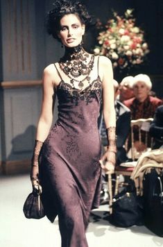 Pr Outfits, Real Reference, Romantic Vampire, Dark Vampire, Vampire Princess, Harry Clarke, Icon Fashion, Reception Outfit, 90s Runway Fashion