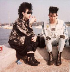 80s Punk Outfits, 80s Alternative Fashion, Goth Pics, Disco Punk, Sing Street, Gothic People, Goth Things, Dark Punk