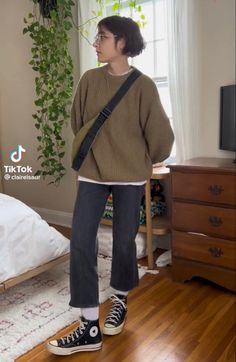 Adrogonus Outfits Midsize, Casual Outfits Gender Neutral, Home Depot Employee Outfit, Edgy Therapist Outfits, Artsy Masculine Outfits, Gender Nuetral Outfits, Clothes Layering Ideas, Queer Autumn Fashion, Sweatshirt Layering Outfit