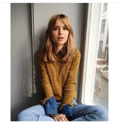 Pernille Teisbaek fashion Blogger Look De Pernille Bangs 2023, Ash Blonde Brown, Charcoal Grey Hair, Heir Style, Perfect Bangs, Haircut 2022, 70 Outfits, Pernille Teisbaek, Haircut Inspiration