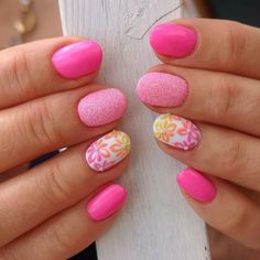 Manicure Ideas With Flowers, Spring Nails Gel Polish, Easter Pink Nails, Spring Trendy Nails Pink, Fun Spring Nails Design Pink, Fun Pink Summer Nails, Dip Nail Ideas Pink, Trendy Gel Nails Spring, Cute Dip Nails Ideas Summer