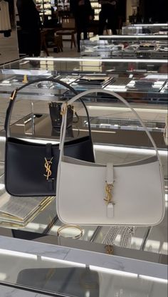 Ysl Blanc Vintage Bag, White Ysl Purse, Ysl Hobo Bag White, Old Money Bags Aesthetic, White Shoulder Bag Outfit Aesthetic, Ysl Bag Hobo, Classy Bags Aesthetic, Old Money Shoulder Bags, Hailey Bieber Ysl Bag