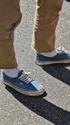 Navy Outfit Men, Blue Vans Outfit, Man Outfit, Sneakers And Socks, Blue Vans, Navy Outfit, Male Fashion, Men's Apparel